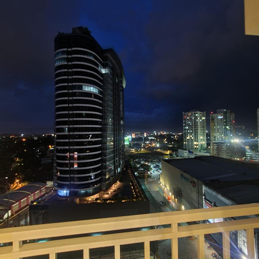 Inspiria Condo Free Airport Pickup For 3 Nights Stay Or More Davao Экстерьер фото
