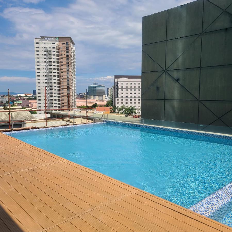 Inspiria Condo Free Airport Pickup For 3 Nights Stay Or More Davao Экстерьер фото